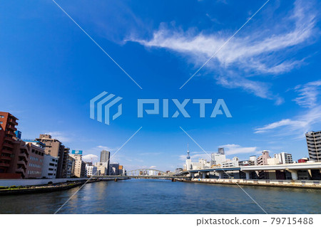 東京城市景觀隅田河藍天七月 東京城市景觀隅田河藍天七月 79715488