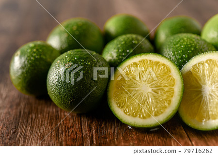 Early-picked green mandarins Early-picked green mandarins 79716262