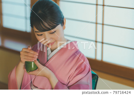 香薰 芳香 女生 79716424