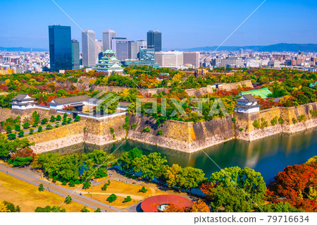 Osaka Castle and Osaka Business Park in the fall 79716634