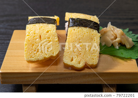 Grilled sushi with eggs 79722201