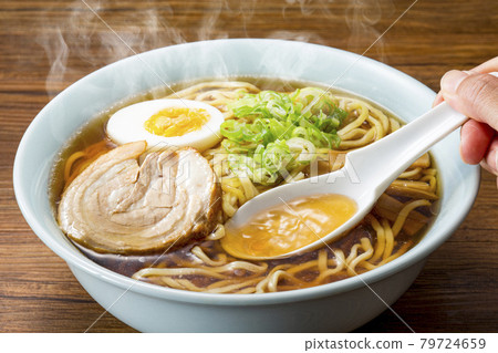 soy source ramen  79724659