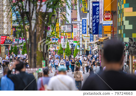 Under the fourth declaration of the Tokyo cityscape of Japan. Tokyo 1149 people finally came. View of Kabukicho from Moa 2nd Avenue = 14th Under the fourth declaration of the Tokyo cityscape of Japan. Tokyo 1149 people finally came. View of Kabukicho from Moa 2nd Avenue = 14th 79724663