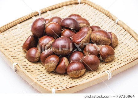Chestnut autumn taste chestnut chestnut basket 79726964