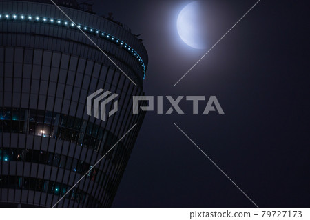 Supermoon total lunar eclipse, lunar eclipse, summer afternoon, partial lunar eclipse, astronomical phenomenon, sky, Tokyo Sky Tree sightseeing Supermoon total lunar eclipse, lunar eclipse, summer afternoon, partial lunar eclipse, astronomical phenomenon, sky, Tokyo Sky Tree sightseeing 79727173