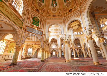 The decoration of the ceiling and portico of Shafeiha, Sunni mosque (Jame-Shafeie) in Kermanshah, Kurdistan, Iran. The decoration of the ceiling and portico of Shafeiha, Sunni mosque (Jame-Shafeie) in Kermanshah, Kurdistan, Iran. 79729152