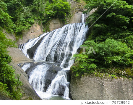 日本三大名瀑 袋田瀑布(茨城縣久治郡大悟町袋田) 初夏 日本三大名瀑 袋田瀑布(茨城縣久治郡大悟町袋田) 初夏 79729942