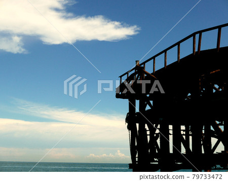 Iron bridge overlooking the sea 79733472