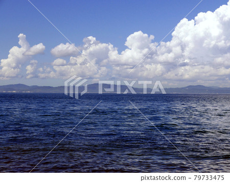 Fluctuation sea 79733475