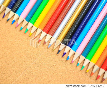 Colored pencil diagonal 79734242