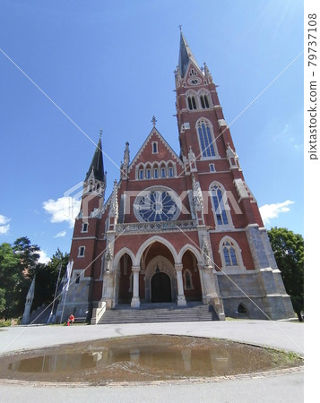 Exterior of Church of the Sacred Heart of Jesus (Herz Jesu Kirche), designed in the Neogothic style, is the largest church in Graz, Styria region, Austria Exterior of Church of the Sacred Heart of Jesus (Herz Jesu Kirche), designed in the Neogothic style, is the largest church in Graz, Styria region, Austria 79737108