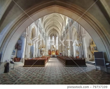 Beautiful interior of Church of the Sacred Heart of Jesus (Herz Jesu Kirche), designed in the Neogothic style and the largest church in Graz, Styria region, Austria Beautiful interior of Church of the Sacred Heart of Jesus (Herz Jesu Kirche), designed in the Neogothic style and the largest church in Graz, Styria region, Austria 79737109