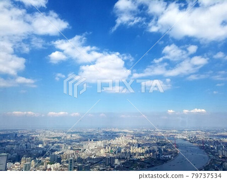 View the autumn scenery north of the Shanghai Tower observation floor in Shanghai, China [October] 79737534
