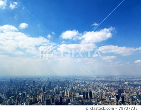 View the autumn scenery from the northwestern direction from the Shanghai Tower observation floor in Shanghai, China [October] 79737733