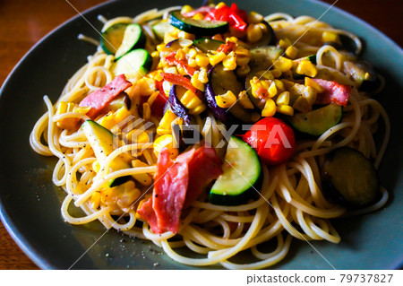 Delicious Japanese-style pasta made at home Delicious Japanese-style pasta made at home 79737827