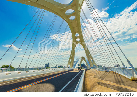 Toyota Ohashi, which draws an arch in the blue sky <Toyota City, Aichi Prefecture> 79738219