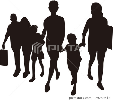 Family shopping 79739312