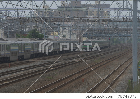 東海道線、橫須賀線、聖德寺人行天橋 79745373