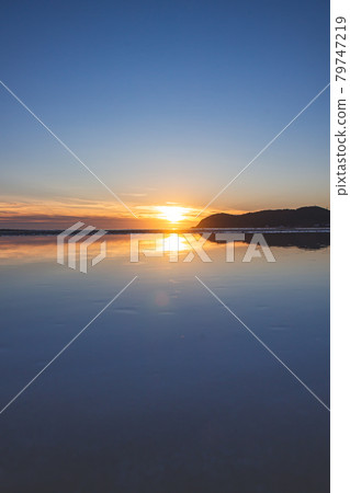 沿海反射 沿海反射 79747219