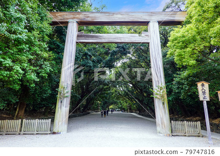 熱田神宮東門 79747816