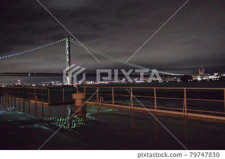 從船上看到的明石海峽大橋夜景 79747830