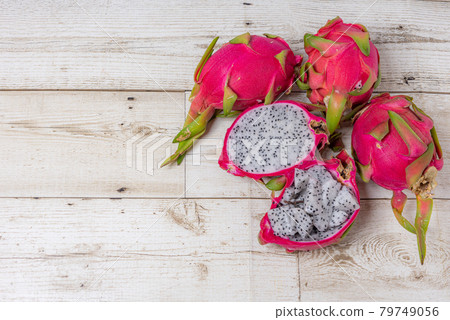 Pitaya, Pitaya, red, fruit, Pitaya red Red dragon fruit, white flesh, sweet, delicious, legendary fruit. Pitaya, Pitaya, red, fruit, Pitaya red Red dragon fruit, white flesh, sweet, delicious, legendary fruit. 79749056