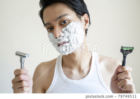 一個想知道使用哪種剃須刀的男人 79749511