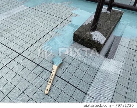 Urethane waterproofing of the fence frame with a brush 79751720