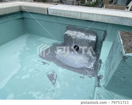 Urethane waterproof work around the drain Urethane waterproof work around the drain 79751721