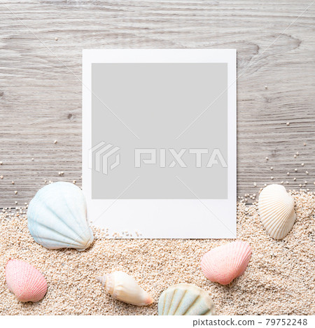 Square design material that is convenient for SNS with Polaroid and summer motifs 79752248