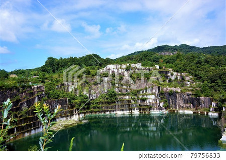 茨城縣笠間市“日本第一石霧山脈”地圖上沒有的湖泊-像古代遺址一樣的壯麗景色（2） 79756833