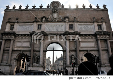 意大利、羅馬、Porta Flaminia(弗拉米尼奧廣場一側) 意大利、羅馬、Porta Flaminia(弗拉米尼奧廣場一側) 79758603