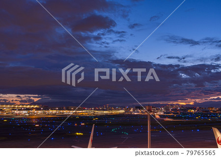 Airport Airplane Haneda Airport Takeoff Afternoon Dusk Night Airline Engine Brake Terminal 1 Airport Airplane Haneda Airport Takeoff Afternoon Dusk Night Airline Engine Brake Terminal 1 79765565