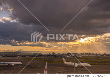 Airport Airplane Haneda Airport Takeoff 下午 Dusk Night Airline Engine Brake Terminal 1 79765768