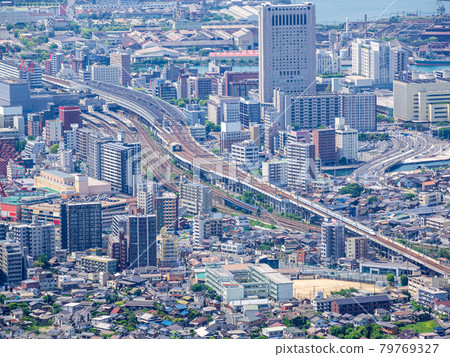 從足立山眺望小倉站周邊<招牌已擦除> 79769327