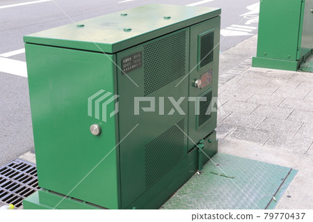 Ground-mounted transformer Ground-mounted transformer 79770437