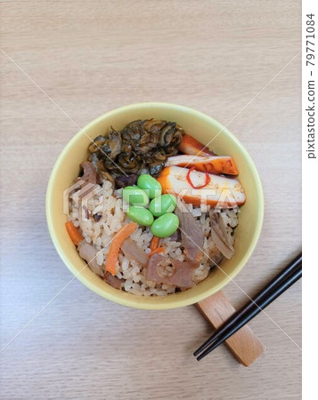 Boiled burdock rice 79771084