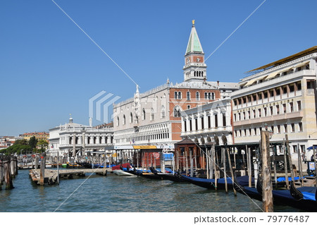 Venedig Dogenpalast zur Corona-Zeit fast ohne Touristen Venedig Dogenpalast zur Corona-Zeit fast ohne Touristen 79776487
