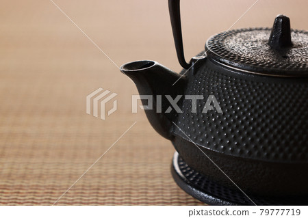 Nanbu ironware teapot 79777719