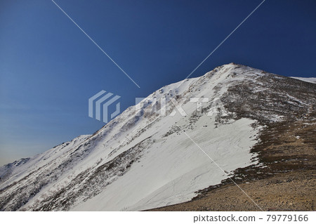 春天攀登中嫩山 春天攀登中嫩山 79779166