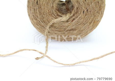 Twine in the middle Twine in the middle 79779690