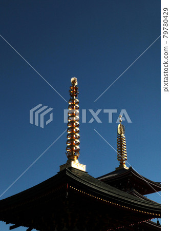 東京淺草、淺草寺院區、五層寶塔和抄經紀念塔 東京淺草、淺草寺院區、五層寶塔和抄經紀念塔 79780429