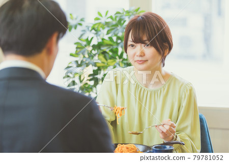 Women frustrated by men 79781052