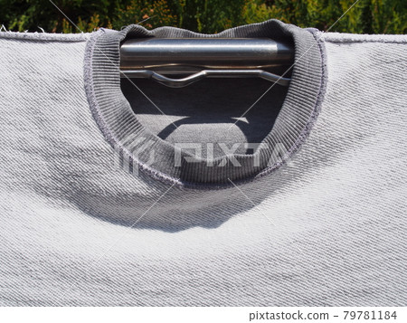 運動衫裡面乾了 79781184