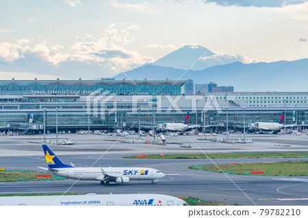 Airport Airplane Haneda Airport Takeoff Afternoon Dusk Night Airline Engine Brake Terminal 1 Mt. Fuji Airport Airplane Haneda Airport Takeoff Afternoon Dusk Night Airline Engine Brake Terminal 1 Mt. Fuji 79782210