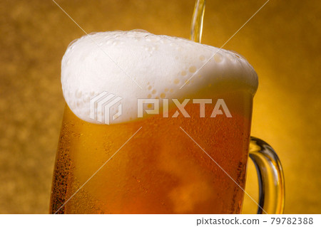 啤酒倒泡沫 79782388