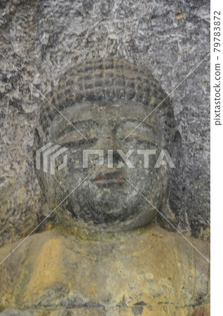 Den Shaka Nyorai statue (Shaka Nyorai and Samurai Nyorai statues on both sides, Sannoyama stone Buddha group, National treasure Usuki stone Buddha / Usuki city, Oita prefecture) Den Shaka Nyorai statue (Shaka Nyorai and Samurai Nyorai statues on both sides, Sannoyama stone Buddha group, National treasure Usuki stone Buddha / Usuki city, Oita prefecture) 79783872