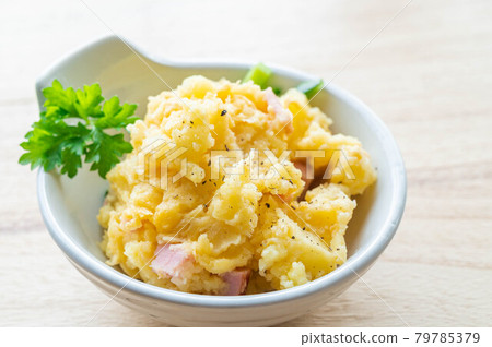 potato salad 79785379
