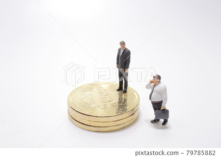 a mini figures discuss the growth of bitcoin 79785882