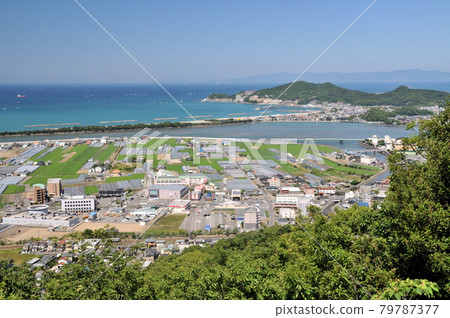 View of Wakaura and Kataonami coast from Nagusayama [Wakayama City, Wakayama Prefecture] 79787377